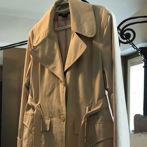 New beautiful feminine DKNY Trench Coat